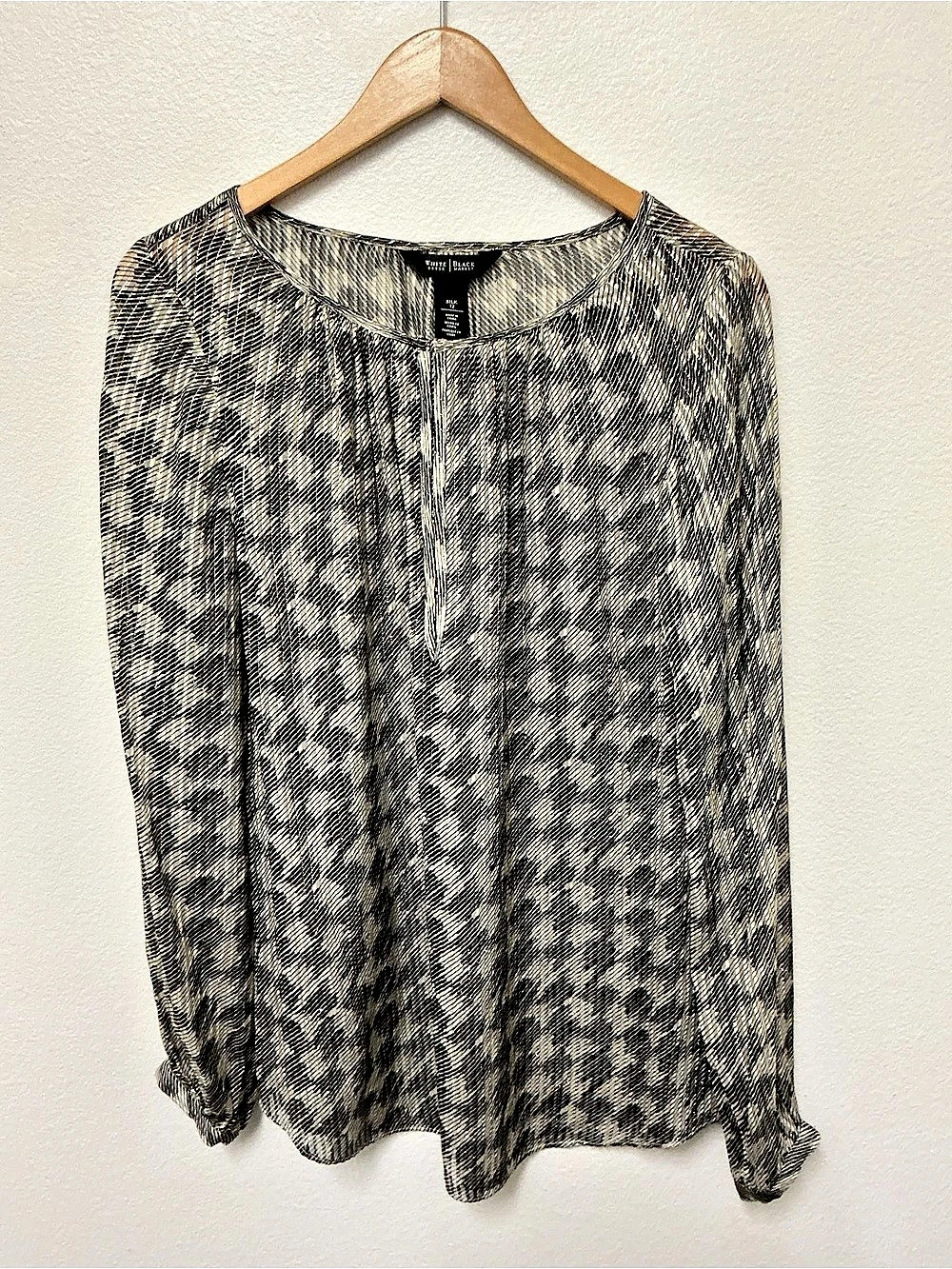 White House Black Market Silk Animal Print Blouse in Black & White Size 12